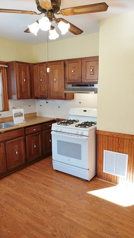 20 Eustis St, Saugus, MA 01906 - photo 7