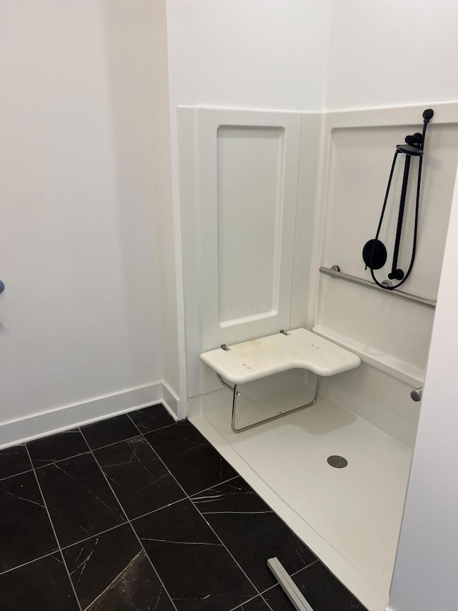 2879 Kobuk Dr unit 202, Columbus, OH 43228 - photo 2