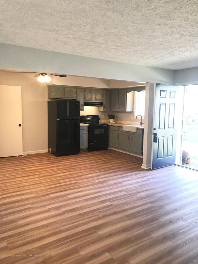 1301 W Barnes Ave, Lansing, MI 48910 - photo 4