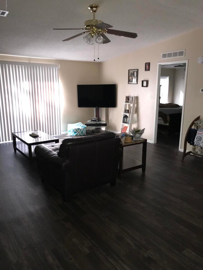 4089 Sunnyside Dr, Middleburg, FL 32068 - photo 4