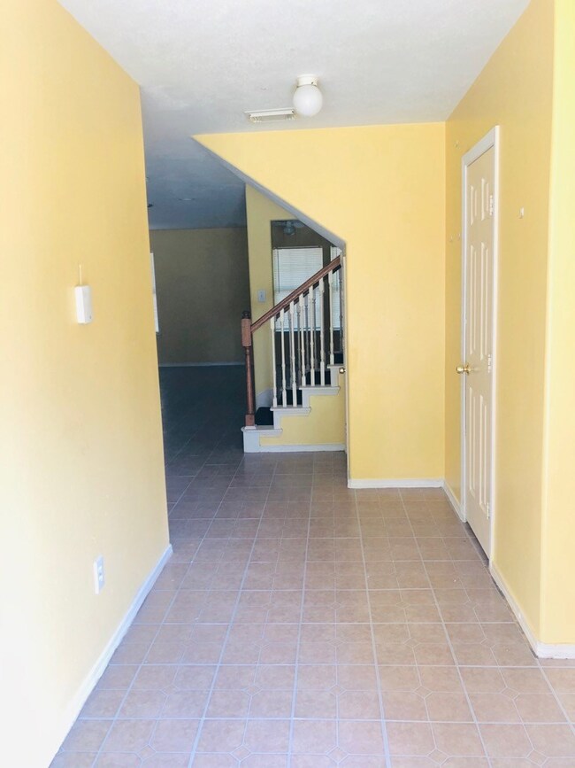 948 Dewalt St, Houston, TX 77088 - photo 3