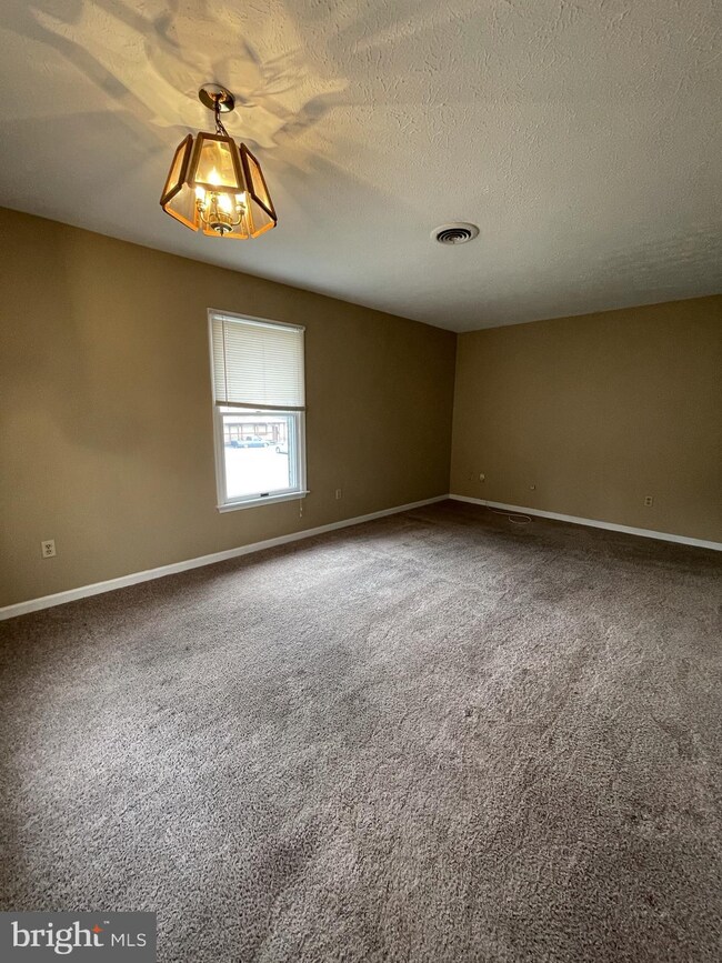 907 N Royal Ave unit A, Front Royal, VA 22630 - photo 4