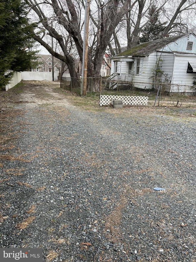 10724 Scaggsville Rd, Laurel, MD 20723 - photo 2