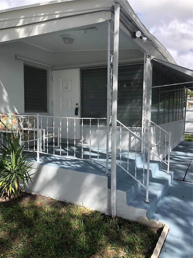 1402 W 2nd Ave, Hialeah, FL 33010 - photo 2