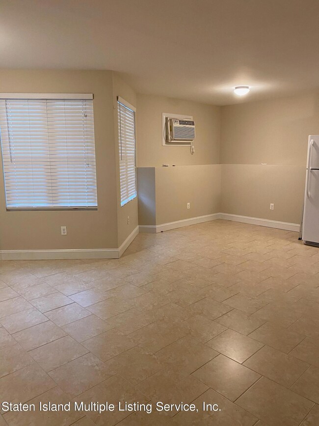 94 El Camino Loop, Staten Island, NY 10309 - photo 5