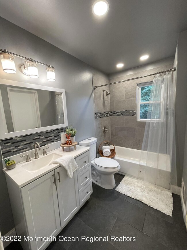 Upstairs Bath