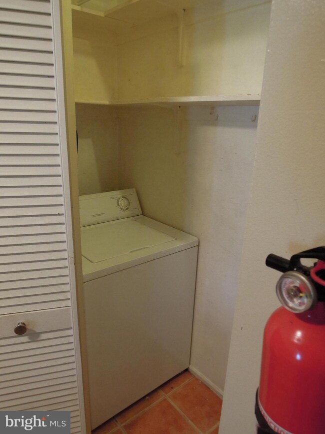 25 Wyndham Place, Trenton, NJ 08691 - photo 2