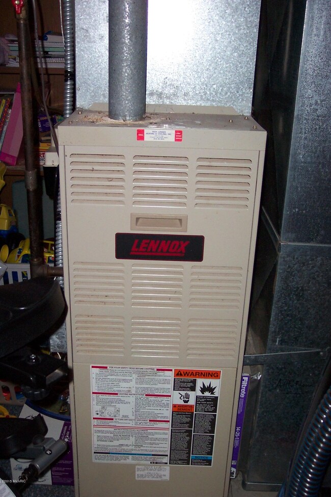 1009 S Ohio Ct, Sturgis, MI 49091 - photo 4