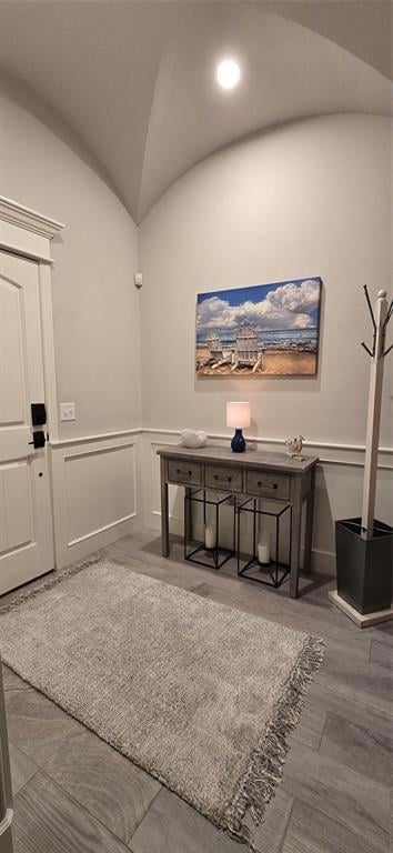 Foyer entry w/arched ceiling