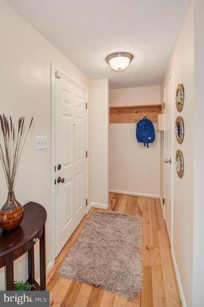 1749 Sundance Dr, Reston, VA 20194 - photo 2