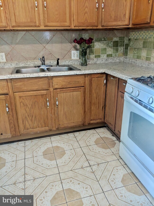 183 Cabbel Dr, Manassas Park, VA 20111 - photo 7