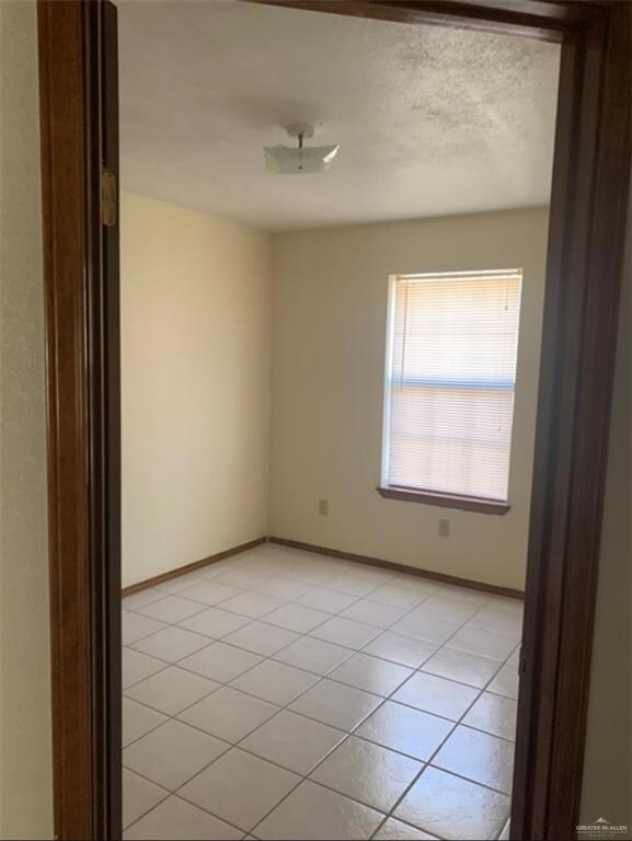 315 Regency Ln unit 5, Weslaco, TX 78596 - photo 3