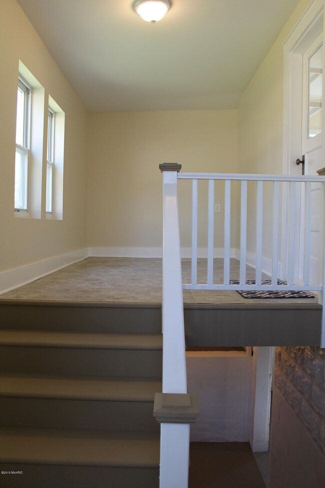 3 Oak St, Three Oaks, MI 49128 - photo 5