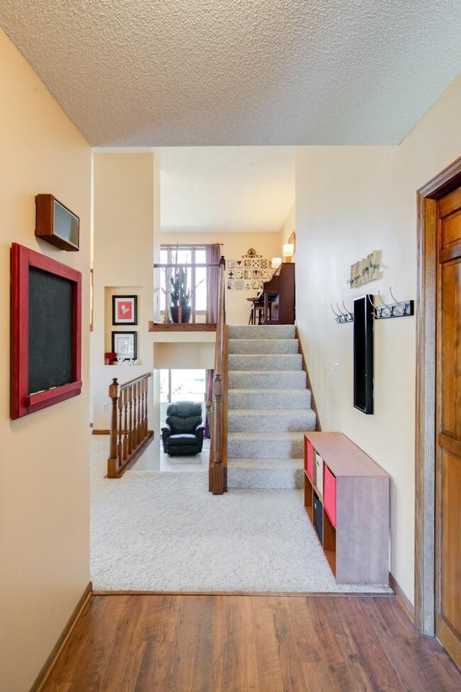 6560-Kilmer-Way-002.jpg
