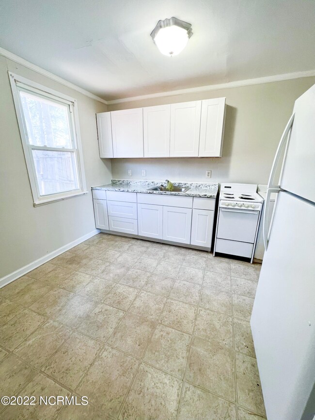 538 Williams St, Jacksonville, NC 28540 - photo 6