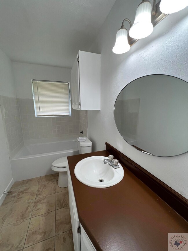 1214 Trinity St, Texarkana, TX 75503 - photo 5