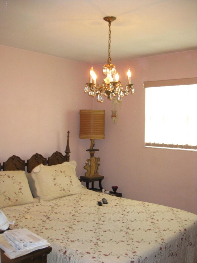 2752 Emily Ln, Jacksonville, FL 32216 - photo 5