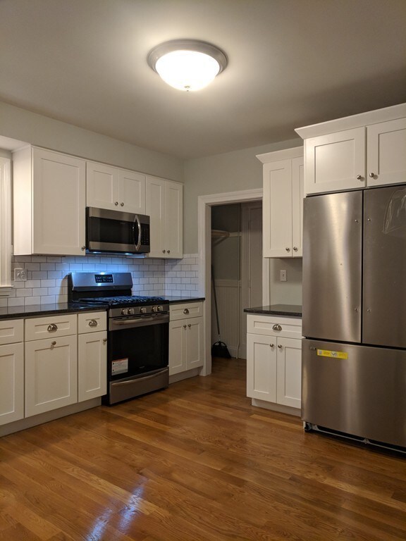 182 Parmenter Rd unit 1, West Newton, MA 02465 - photo 4