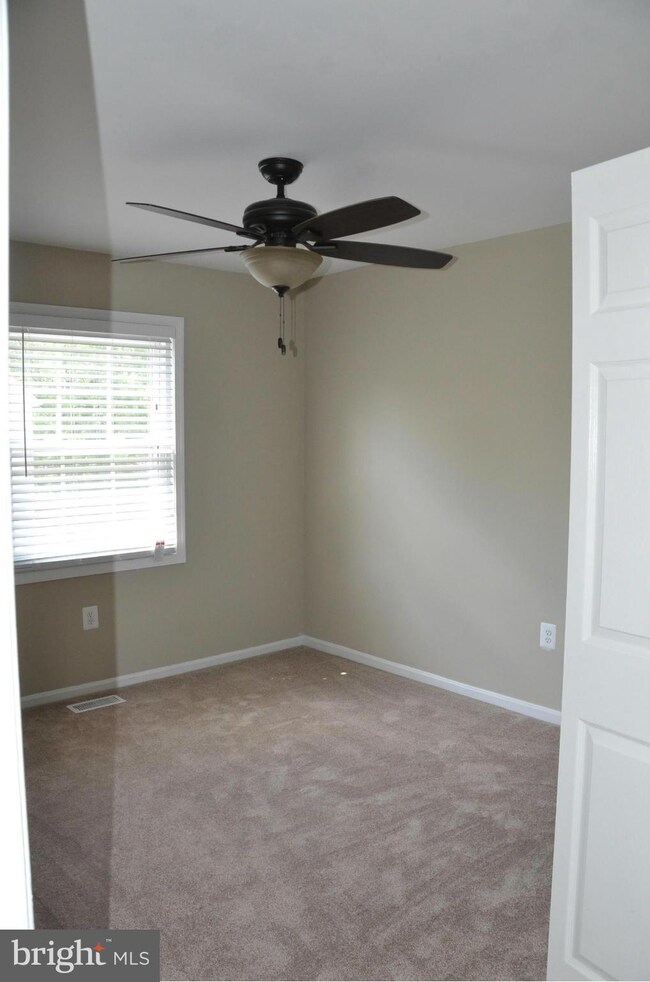 1502 Lowell Ct, Crofton, MD 21114 - photo 4