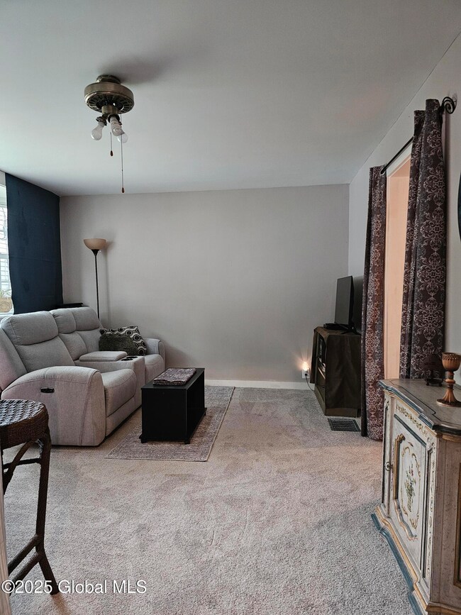 124 Union St, Cobleskill, NY 12043 - photo 3