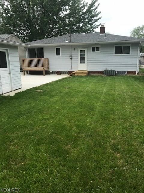 335 Erieview Blvd, Sheffield Lake, OH 44054 - photo 3