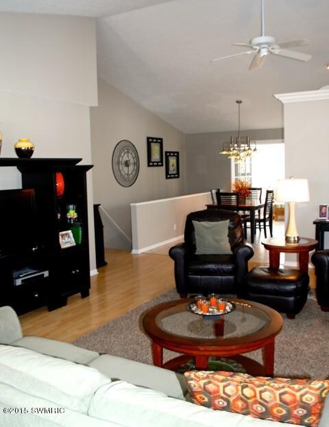 14546 Twin Oaks St unit 32, Holland, MI 49424 - photo 7