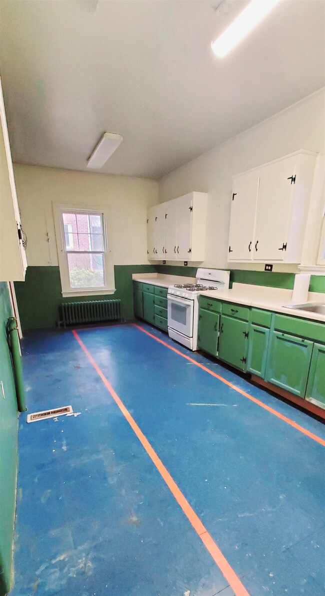 222 College St, Oxford, NC 27565 - photo 6