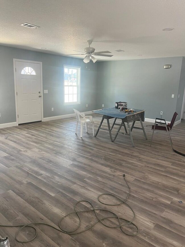 402 Letitia Ave N, Douglas, GA 31533 - photo 4