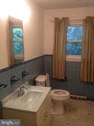 18722 Kerill Rd, Triangle, VA 22172 - photo 5