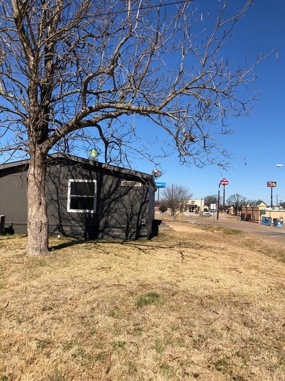 909 E Brown St, Ennis, TX 75119 - photo 4