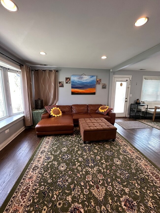 3607 Kirchoff Rd, Rolling Meadows, IL 60008 - photo 6