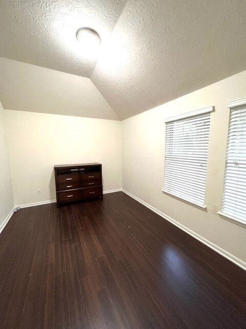 8218 Garrison Point Dr, Houston, TX 77040 - photo 5