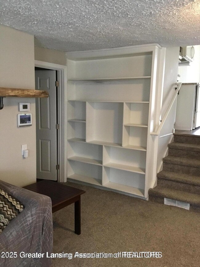 4615 Hughes Rd, Lansing, MI 48910 - photo 5