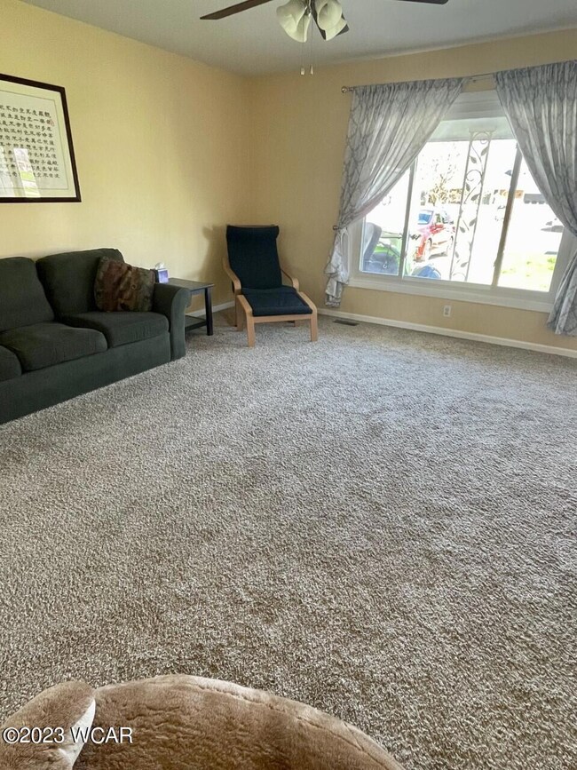 229 Devonshire living room 2
