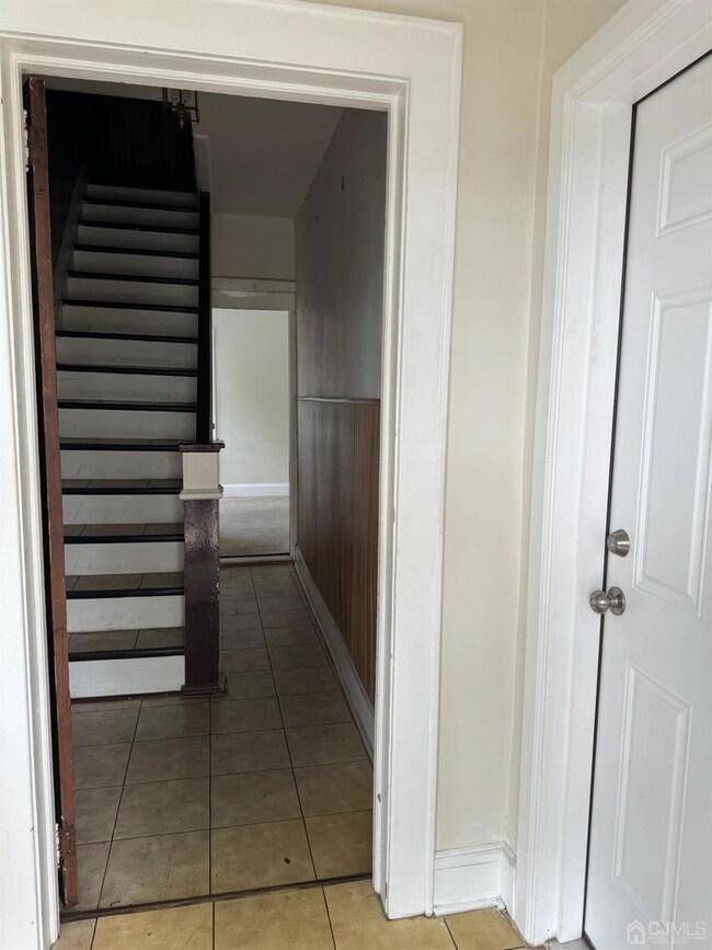 109 Myrtle St unit 1stFL, Cranford, NJ 07016 - photo 2