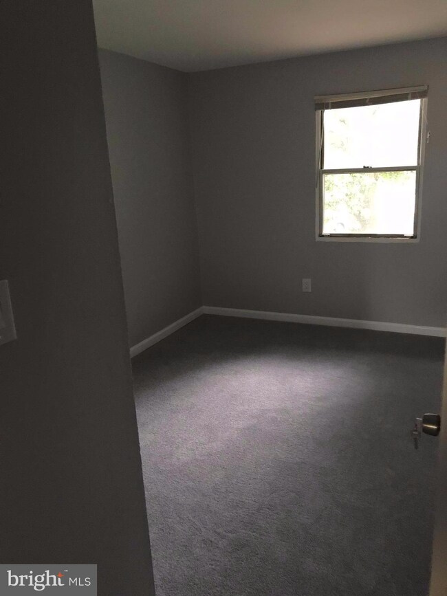 18 Daimler Dr unit 63, Capitol Heights, MD 20743 - photo 7