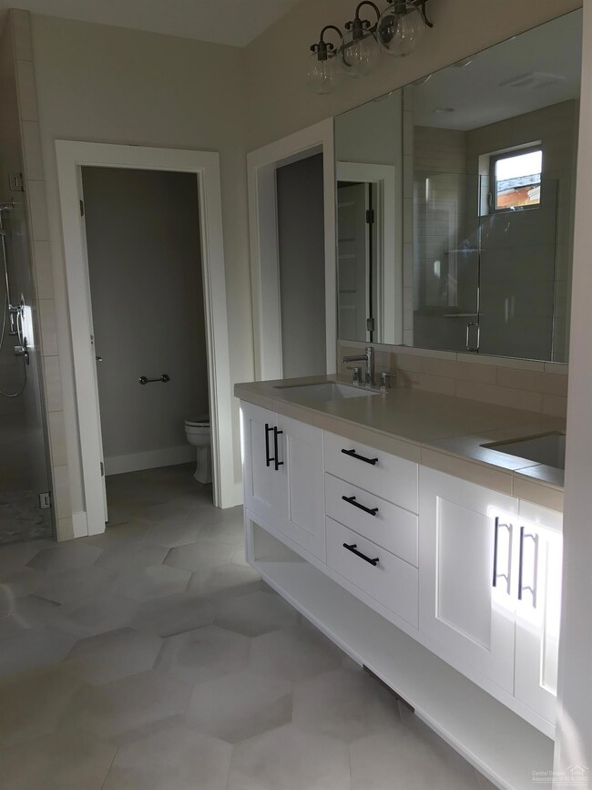 1484 NW Discovery Park Dr, Bend, OR 97703 - photo 7