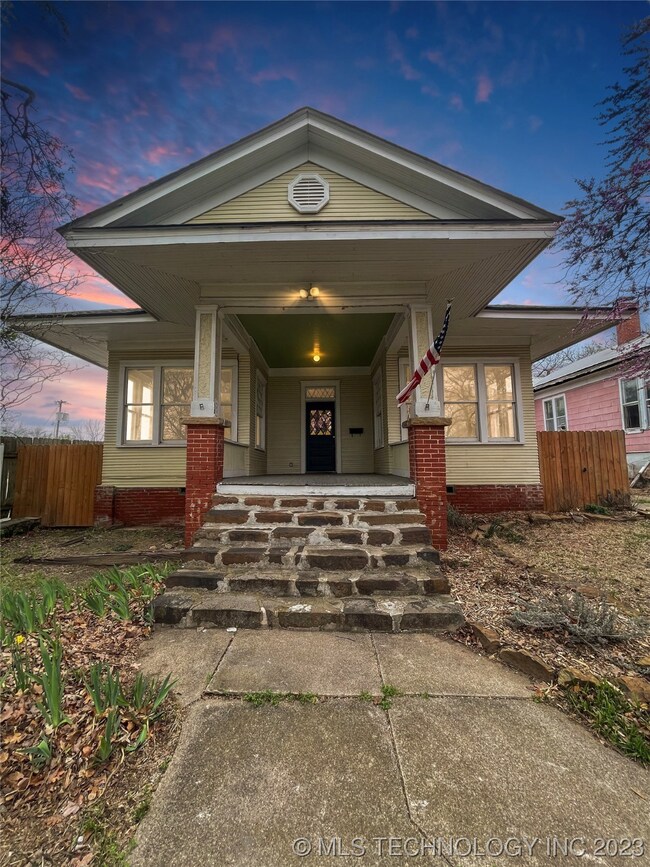 323 E Adams Ave, McAlester, OK 74501 - photo 3