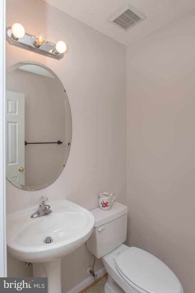 40292 Dockser Dr, Mechanicsville, MD 20659 - photo 5