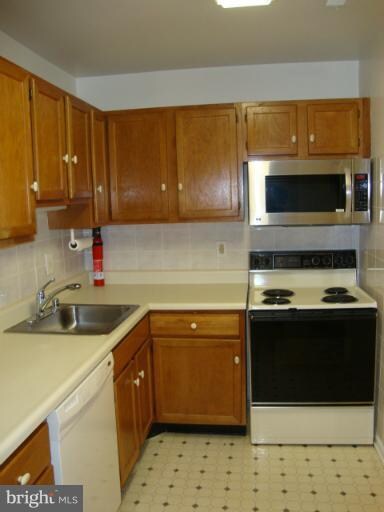 4104 Chardel Rd unit E, Nottingham, MD 21236 - photo 5