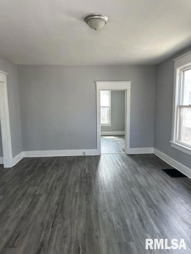 1321 W 13th St, Davenport, IA 52804 - photo 4