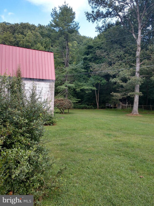 876 Clouser Hollow Rd, New Bloomfield, PA 17068 - photo 5