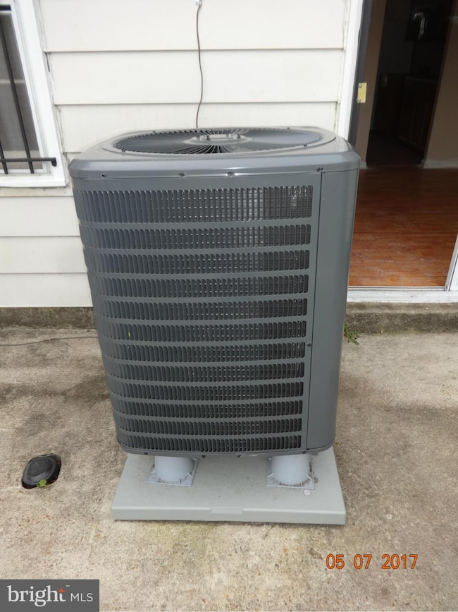 2240 Dawn Ln, Temple Hills, MD 20748 - photo 7