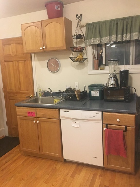 17 Bay St unit 1R, Cambridge, MA 02139 - photo 3