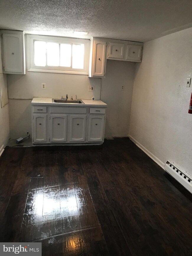 44 E High St unit 6, Pottstown, PA 19464 - photo 3