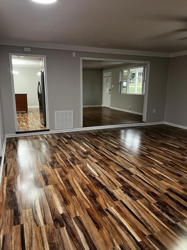 9 FAMILY ROOM FROM SIDE DOOR 2