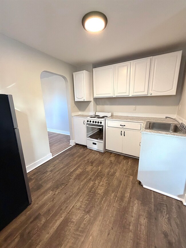 39 Mead St unit 1, Manchester, NH 03104 - photo 6