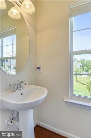 6700 Funderburg Dr, Capitol Heights, MD 20743 - photo 6