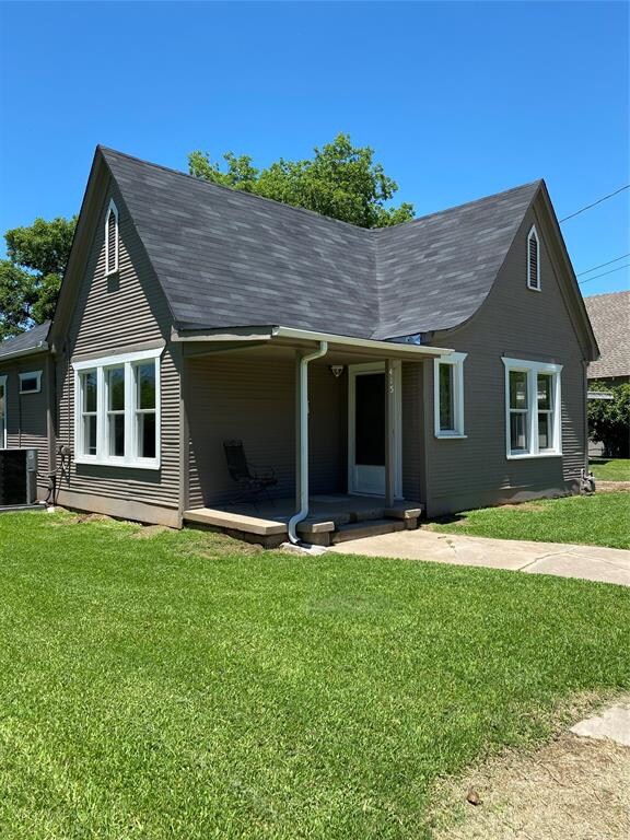 415 S Clements St, Gainesville, TX 76240 - photo 3