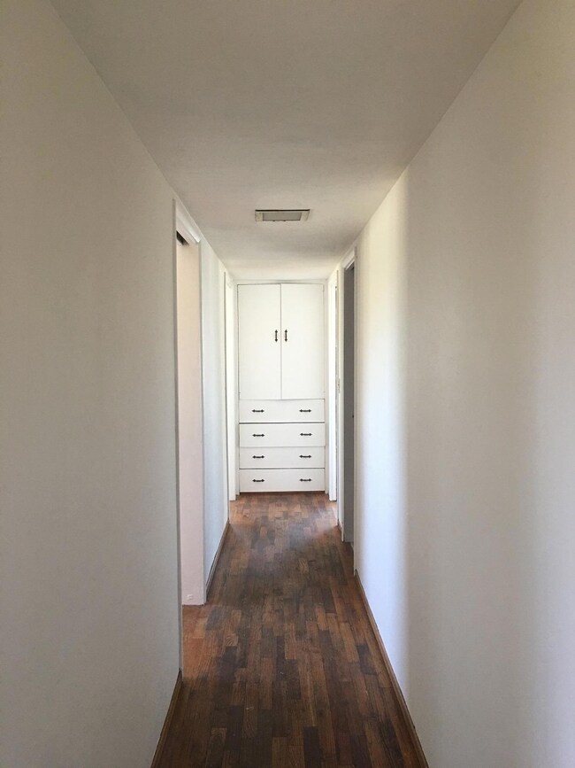 480 W Henderson Ave, Porterville, CA 93257 - photo 7